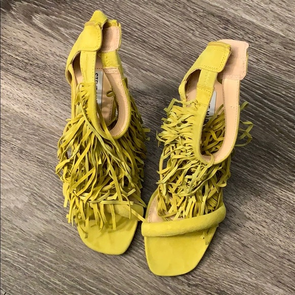 Steve Madden Shoes - Sexy fringly sandals in yellow